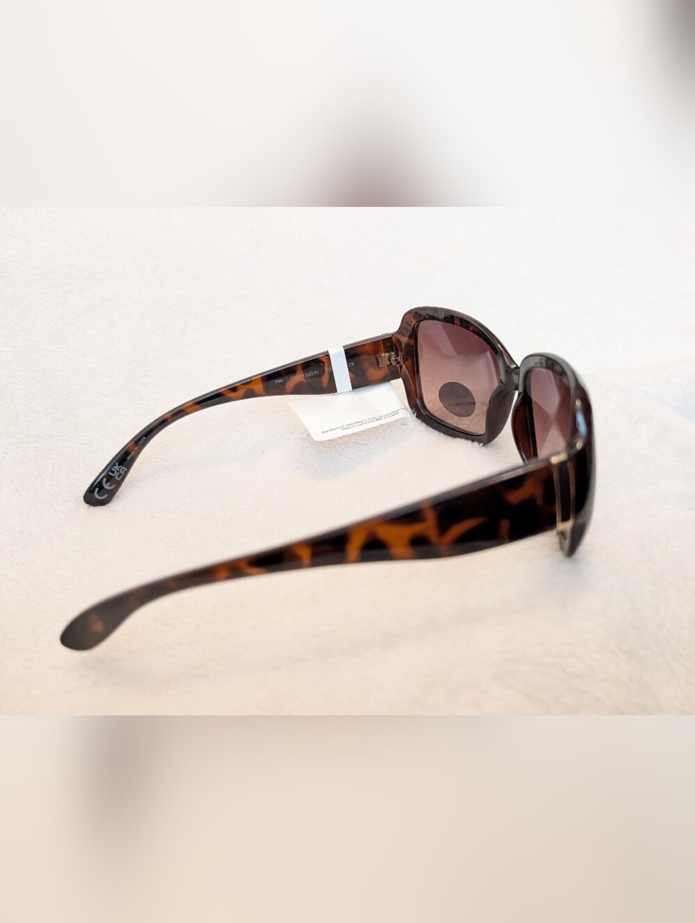 Fossil Women’s Oversized Square Tortoise Brown Gradient Sunglasses 66353507 NWT - Picture 5 of 5
